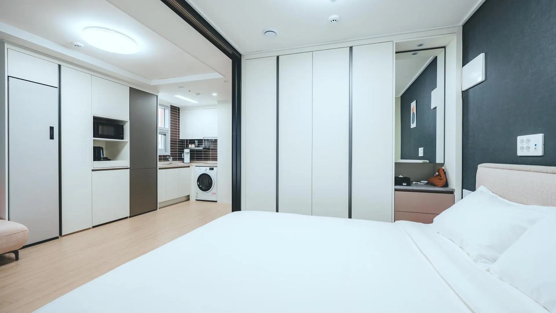 H Avenue Sasang Station Residence Hotel Busan 0*,